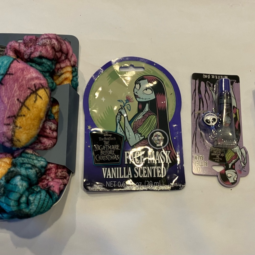 Disney Nightmare Before Christmas: Face Mask, Hand Cream, Lip Balm, Head Band